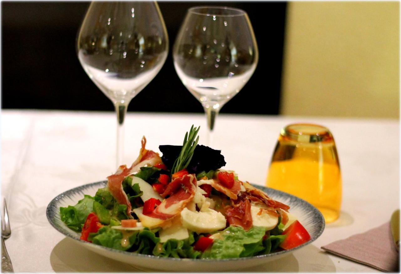 Logis Hotel Restaurant & Pizzeria Vuillot Cuiseaux Kültér fotó